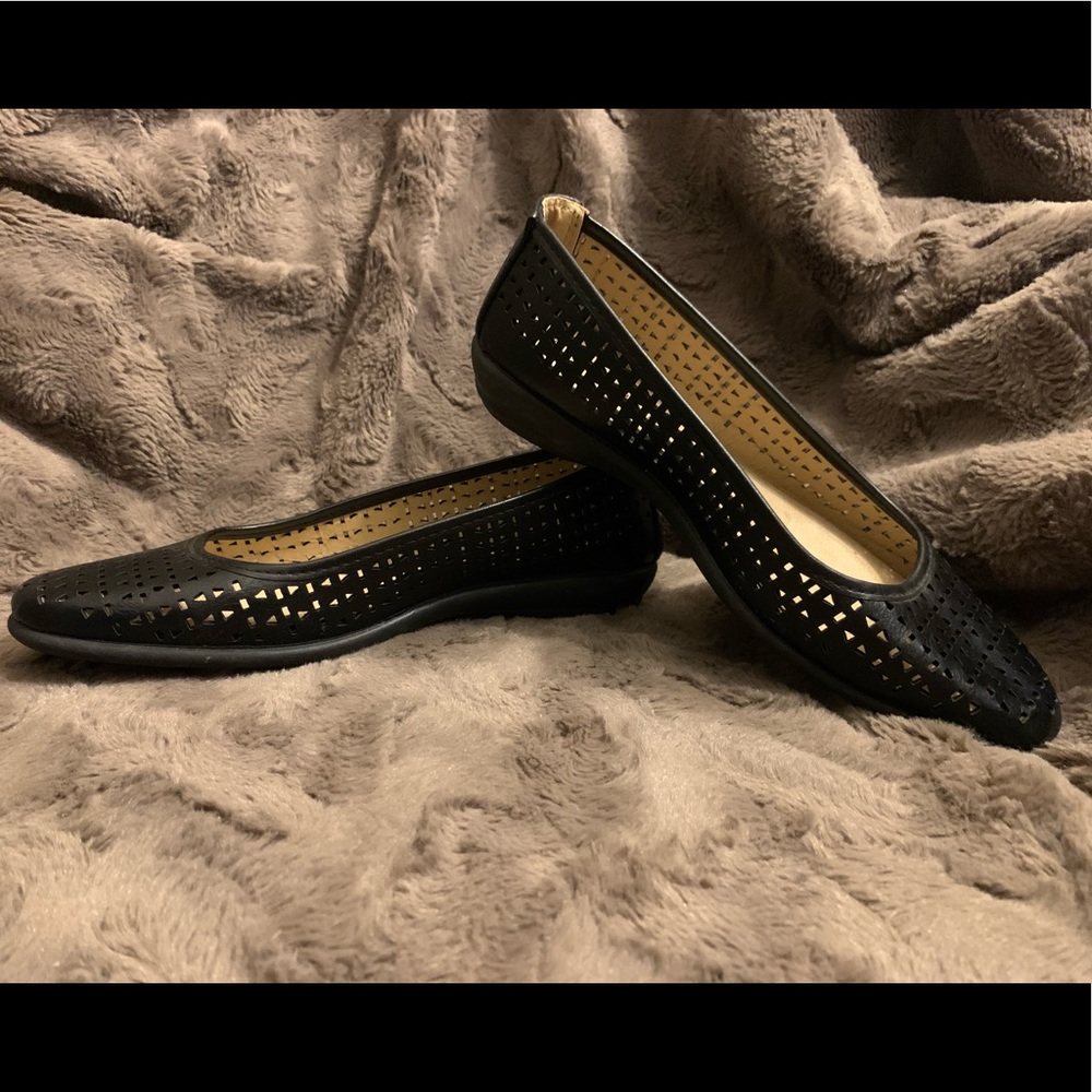 2/$20 HARBOR SIDES MEMORY FOAM Flats NWOT